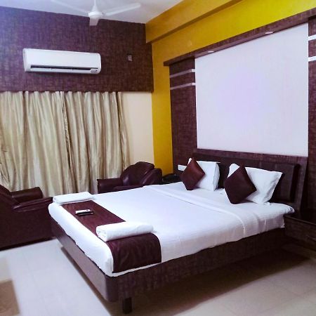 Pine Tree Aparthotel Канчипурам Екстериор снимка