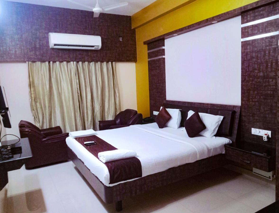Pine Tree Aparthotel Канчипурам Екстериор снимка