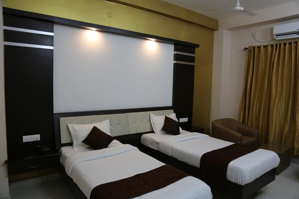 Pine Tree Aparthotel Канчипурам Стая снимка